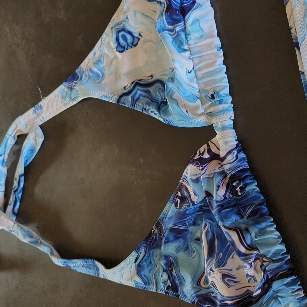 Amazing blue marble bikini - Picture 3 of 6
